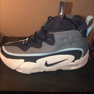 NIKE REACT FRENZY MENS SIZE : 7.5